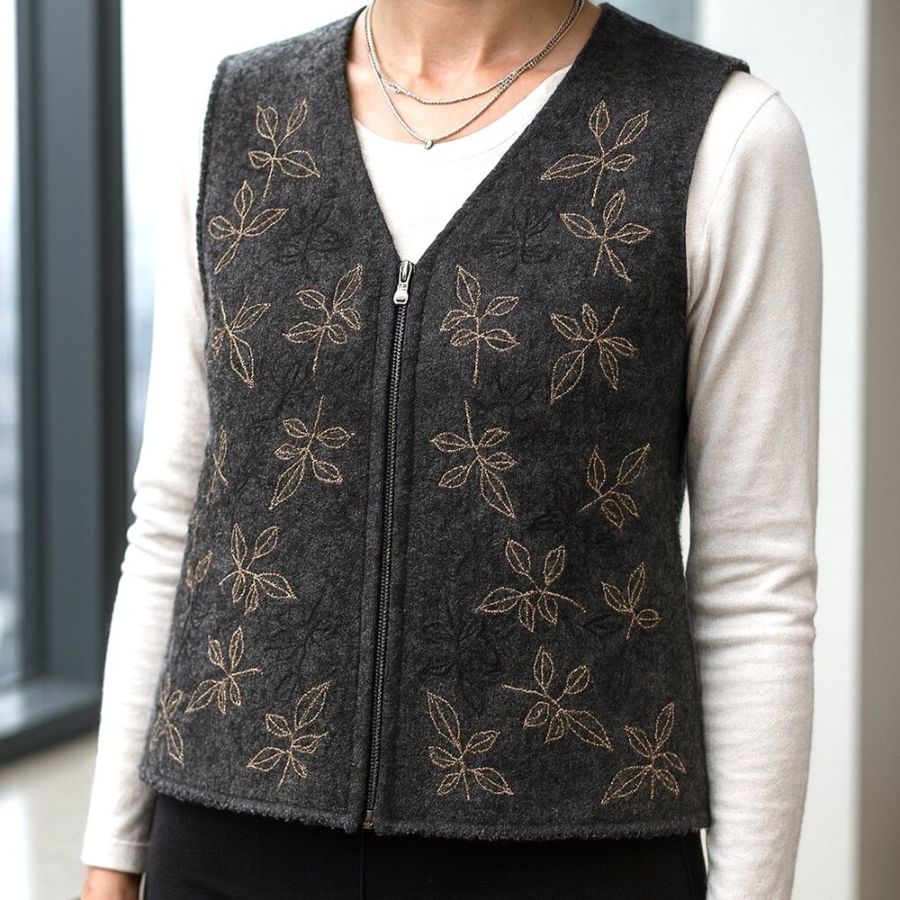 Vintage Crazy Horse Sweater Vest 100% WOOL Size Large Full Zip Gray/Silver Leaf